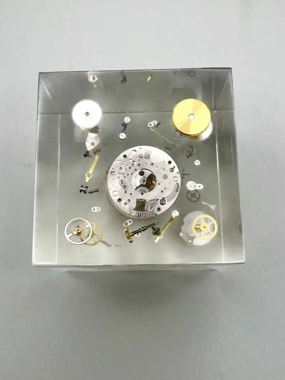 Vintage Buler De Luxe 17 Jewel Swiss Watch Movement Lucite Paperweight MCM